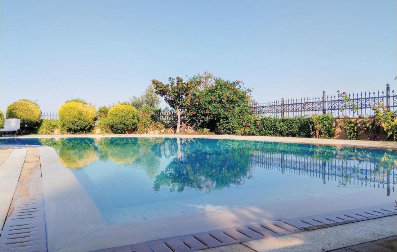 Lovely Home In Kiato With Wifi Kiáton Exterior foto