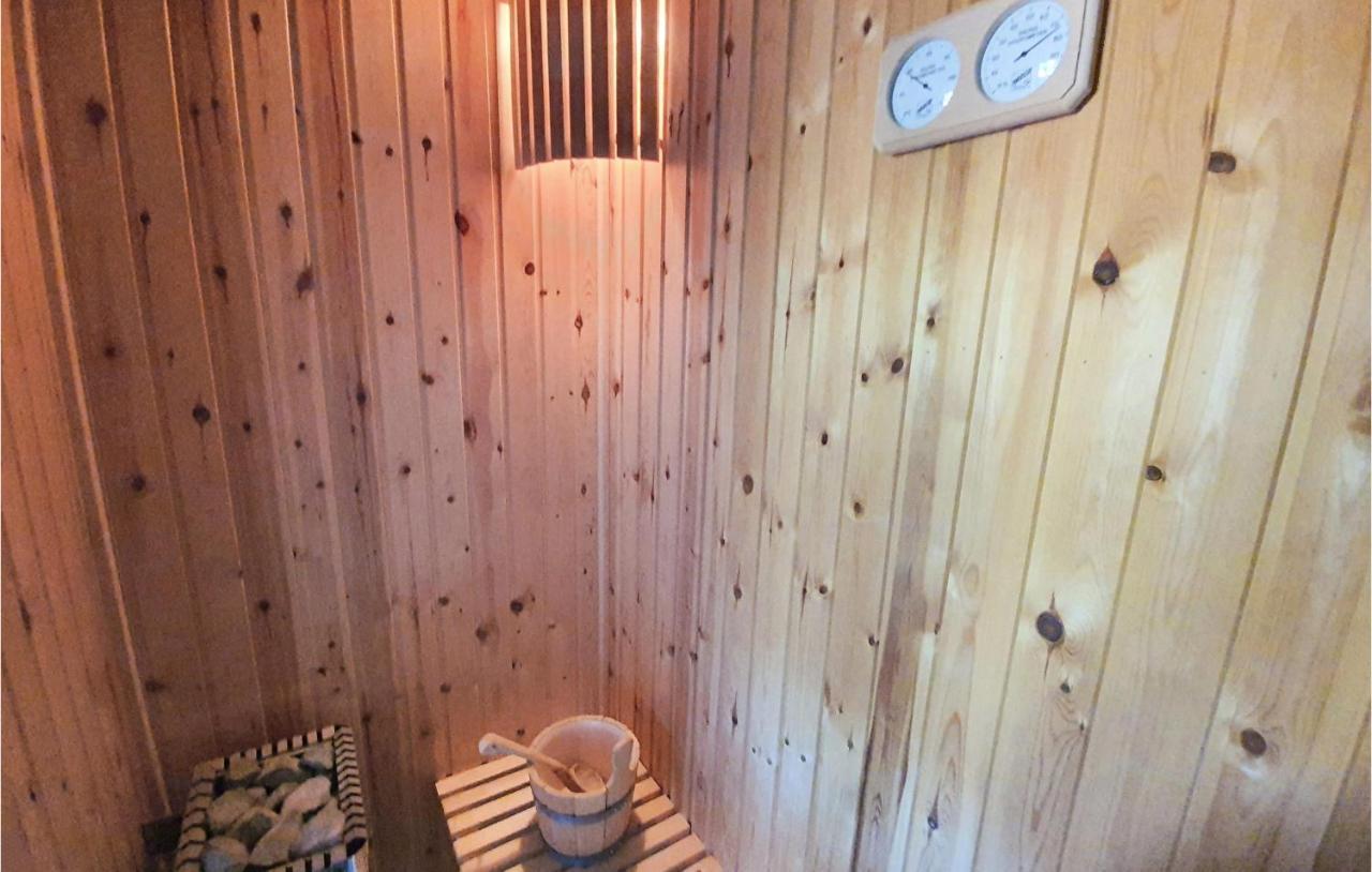 Lovely Home In Kiato With Wifi Kiáton Exterior foto