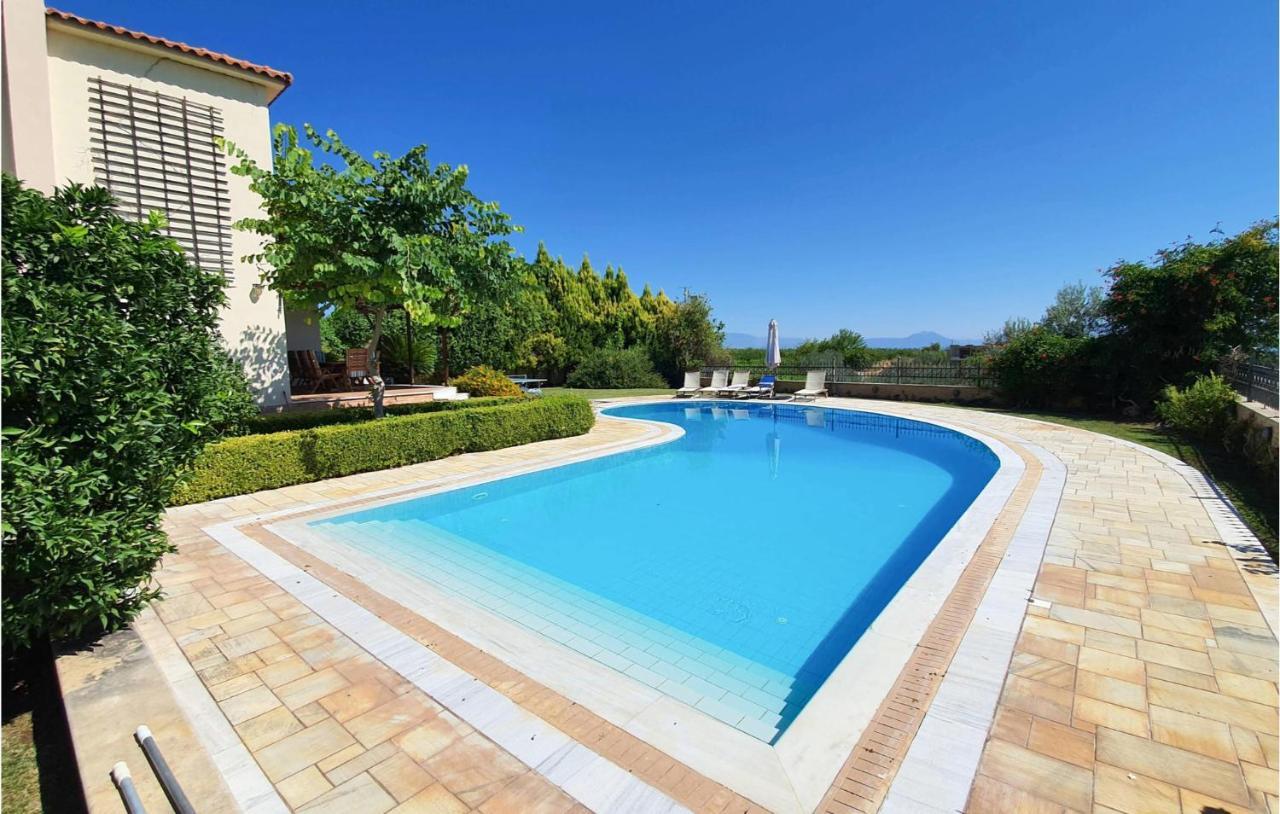 Lovely Home In Kiato With Wifi Kiáton Exterior foto