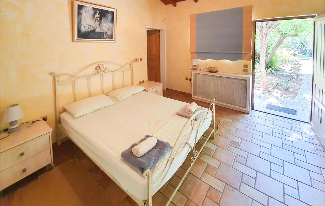 Lovely Home In Kiato With Wifi Kiáton Exterior foto