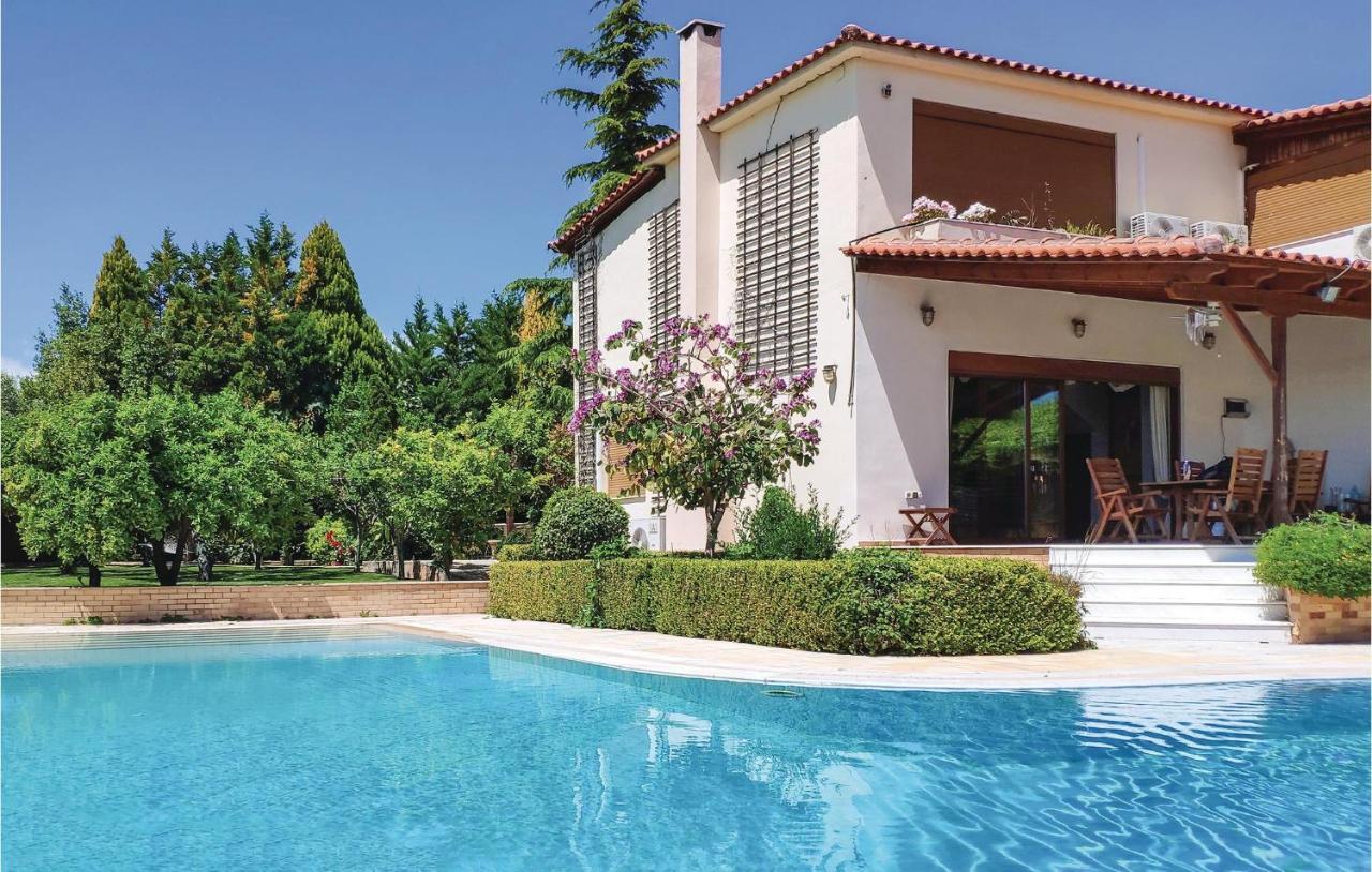 Lovely Home In Kiato With Wifi Kiáton Exterior foto