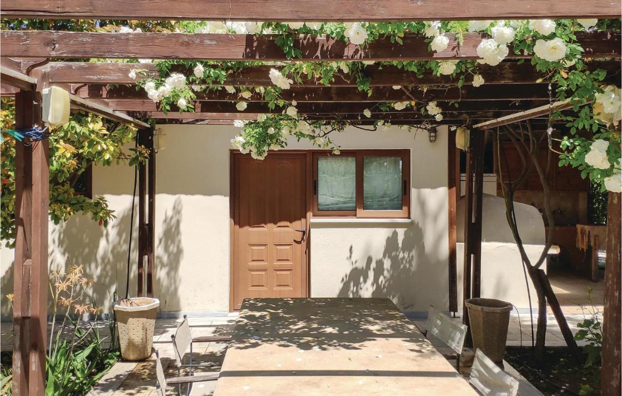 Lovely Home In Kiato With Wifi Kiáton Exterior foto
