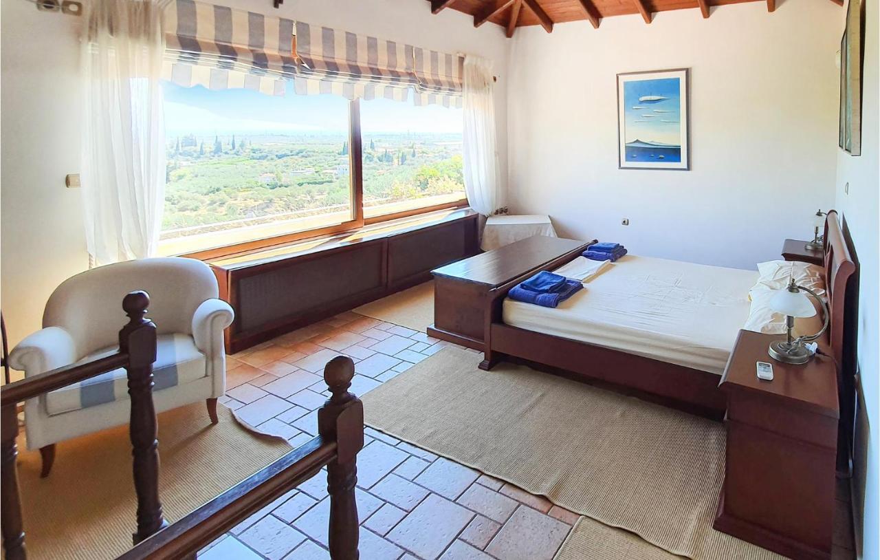 Lovely Home In Kiato With Wifi Kiáton Exterior foto