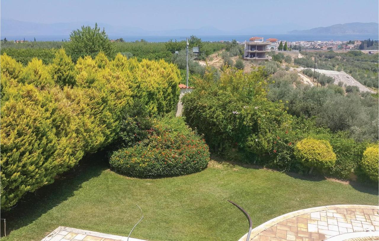 Lovely Home In Kiato With Wifi Kiáton Exterior foto